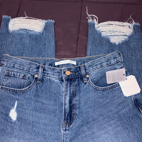 Altar'd State Distressed Straight Leg Jeans - Blue Size 29 NWT - Picture 3 of 7